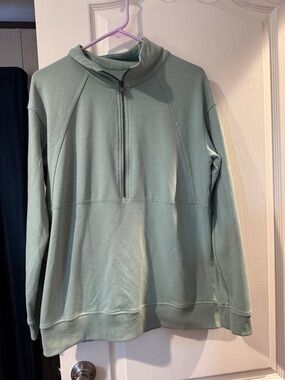 Half-Zip Pullover Sweatshirt in Sage Green